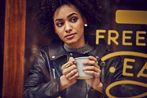 look_1_woman_single_603