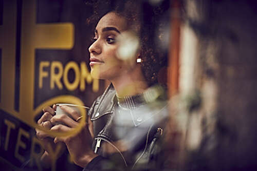 look_1_woman_single_620