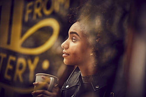 look_1_woman_single_656