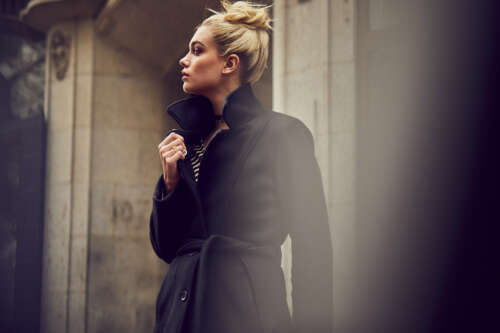 look_3_women_single_164