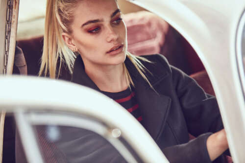 look_5_women_single_250