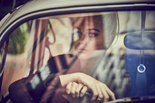 look_5_women_single_374