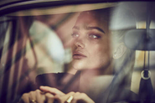 look_5_women_single_422