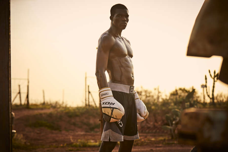 raw-b_2019_09_06_red_tag_w19_d6_2756