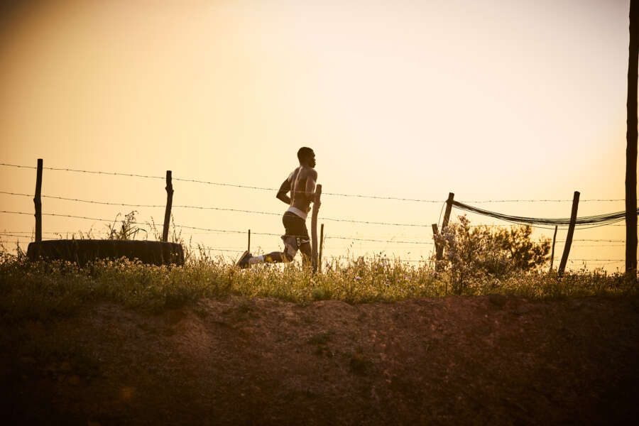 raw-b_2019_09_06_red_tag_w19_d6_3310