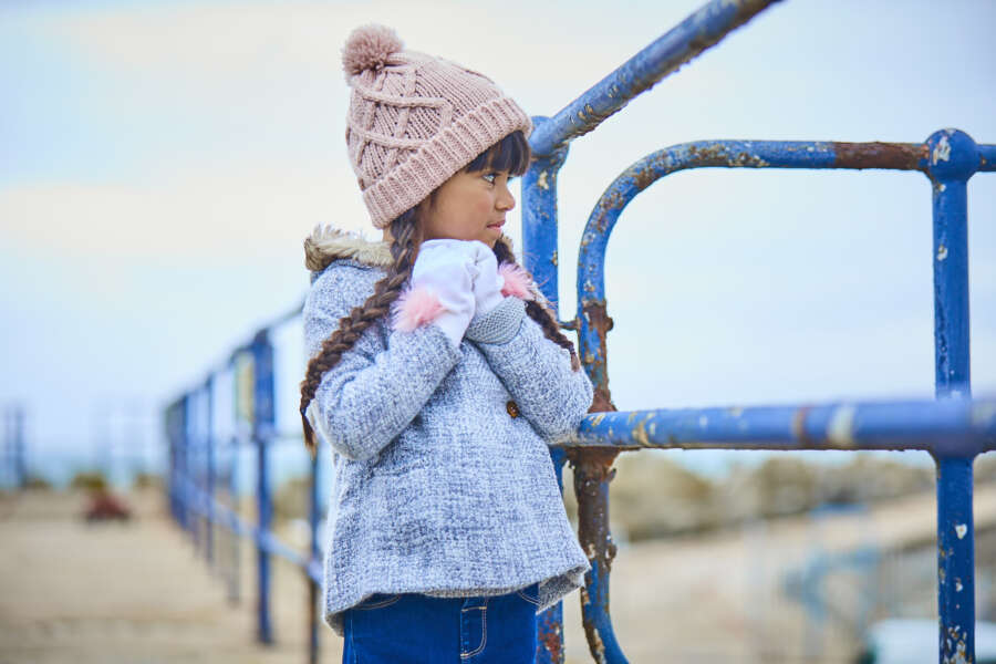 look_1_infant_girl_1_single_084