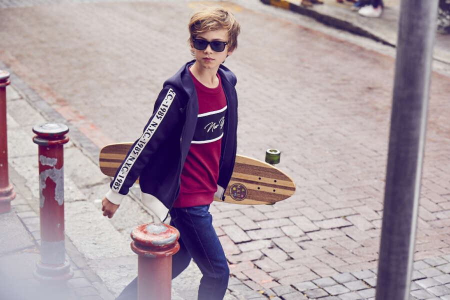 look_2_senior_boy_2_single_135