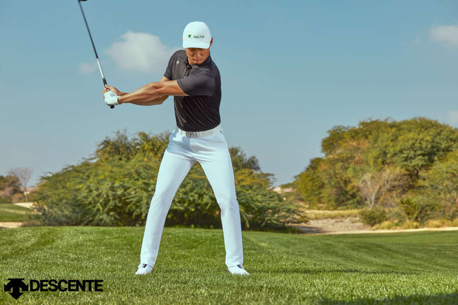 DESCENTIE_LI HAO TONG_2021_LOOK 5_1659