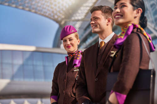 CABIN CREW YAS 01744N