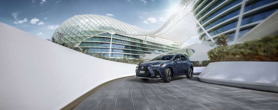 KV_07_LEXUS_NX W Hotel_Motion