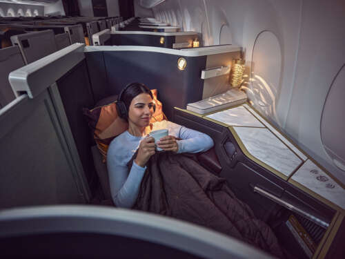20220902_ETIHAD_SH04_MEDITERRANEAN_GUEST RESTING FULLY FLAT BED_PRIVACY DOOR_BUSINESS_00051_final_v1 copy