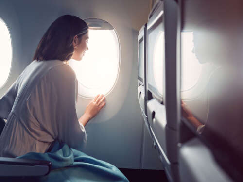 20220903_ETIHAD_SH05_MEDITARRANEAN COUPLE_SLEEPING_ECONAMY HEAD REST_00872_v1 copy 2