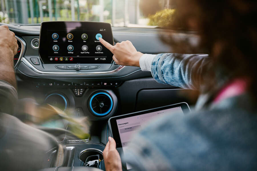 20230117_ONSTAR_CHEVY_COUPLE_02162_V1 copy 2