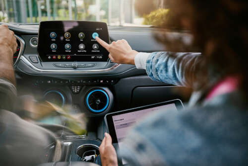 20230117_ONSTAR_CHEVY_COUPLE_02162_V1 copy 2