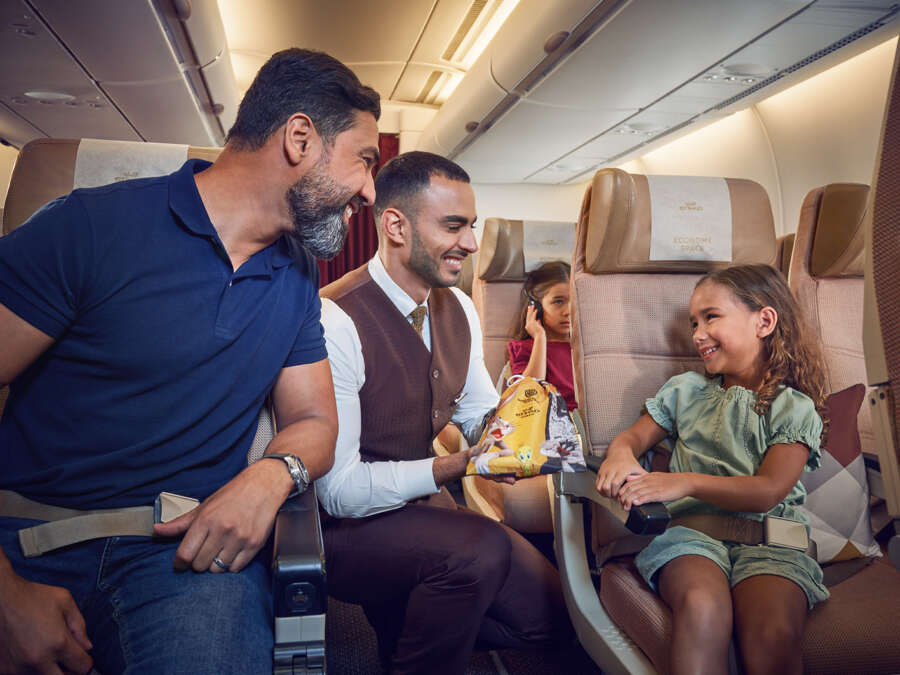 20230414_ETIHAD_A380_SHOT-3_MIXED RACE FAMILY_CREW HANDING ACTIVITY PACKS_00640_final_v1 copy