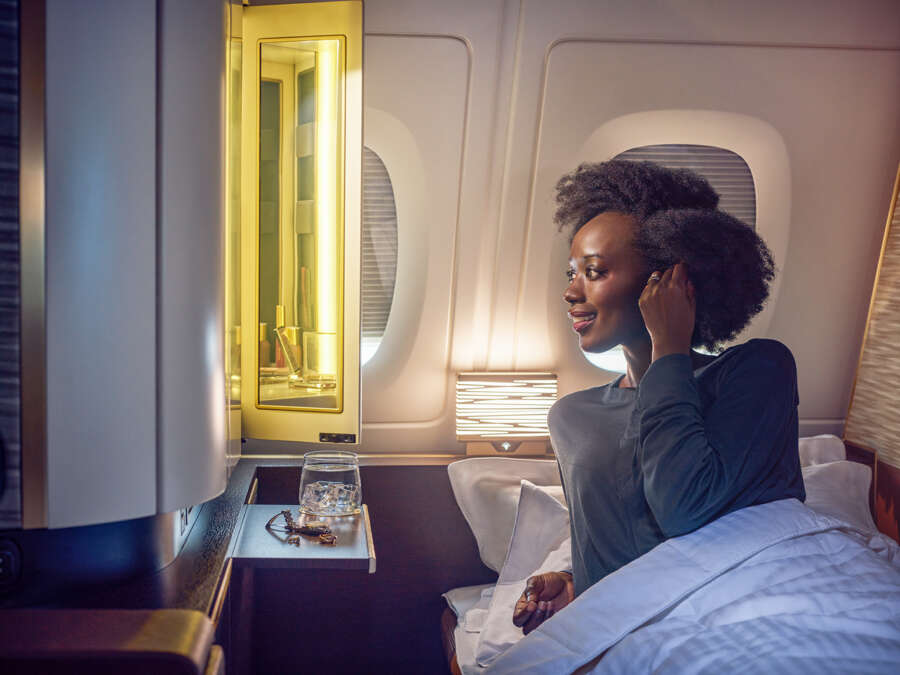 20230416_ETIHAD_A380_FIRST CLASS BUSSINESS WOMEN SLEEPING_00496_v1 copy