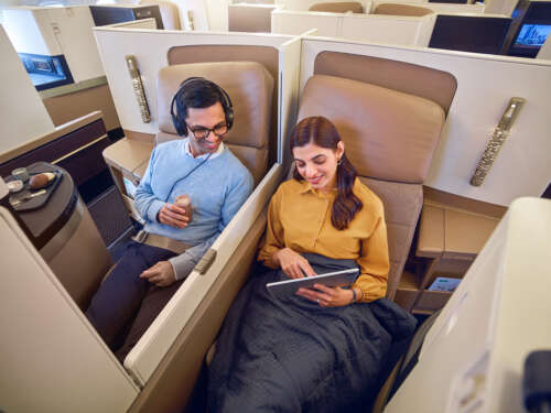 20230418_ETIHAD_A380_BUSSINESS_INDIAN COUPLE_GUEST WORKING_IPAD_IFE_00593_v1 copy